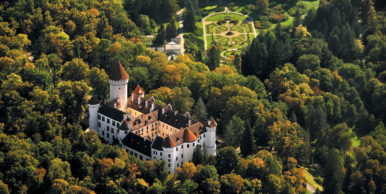 Kniha “ ESK REPUBLIKA LETECK  - Libor Sv  ek" - vyd n  1., rok 2014 Photographer: Libor Svacek; box@fotosvacek.cz; Mobile: +420 602428001; 