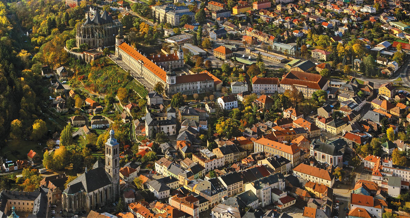 Kniha “ ESK REPUBLIKA LETECK  - Libor Sv  ek" - vyd n  1., rok 2014 Photographer: Libor Svacek; box@fotosvacek.cz; Mobile: +420 602428001; 